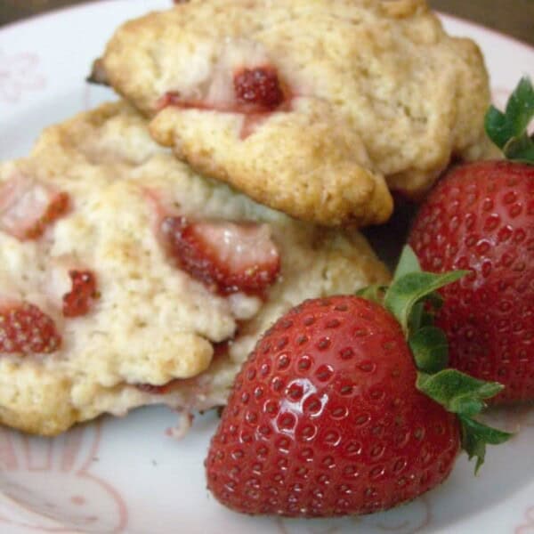 These strawberry shortcake cookies are the perfect summertime treat in portable form. Packed full of summer strawberries and topped with crunchy sugar.
