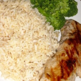 This baked brown rice is the easiest way to make rice. No more burnt rice on the stove top. After 60 minutes of baking you're rewarded with soft fluffy rice.