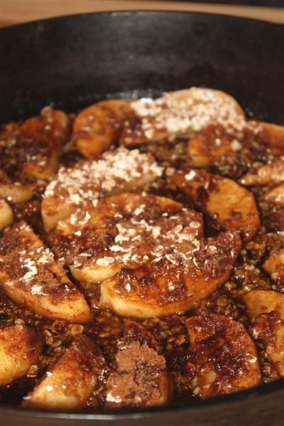 Skillet Cinnamon Apples by Nutmeg Nanny