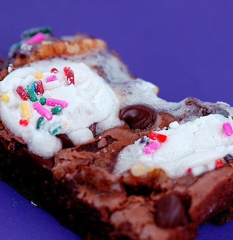 These funfetti rocky road brownies are the perfect fudgy brownie, marshmallow and sprinkle treat. So incredibly delicious and perfect for dessert snacking.