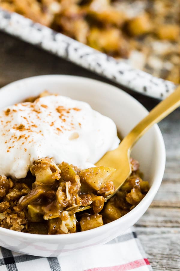 This brown butter vanilla bean apple crisp is the perfect addition to your fall dessert menu. Made with delicious fresh apples, tons of vanilla bean paste and crumbly crisp topping, you'll love this! 