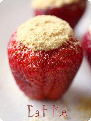 Cheesecake-Stuffed-Strawberries-1