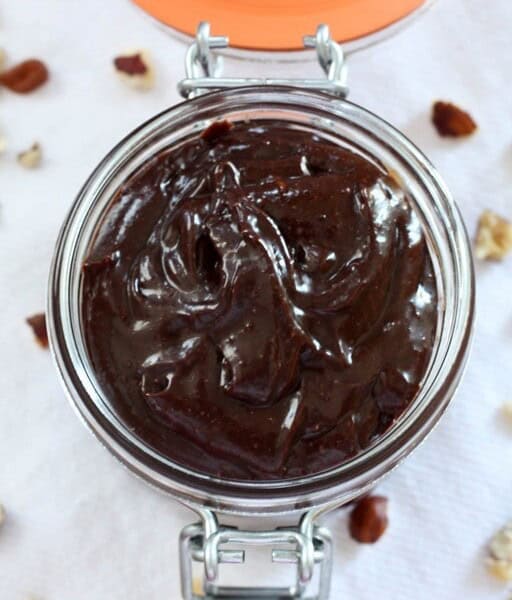 Homemade Nutella: This homemade Nutella is made from all natural ingredients and is so good you will find yourself eating it by the spoonful!
