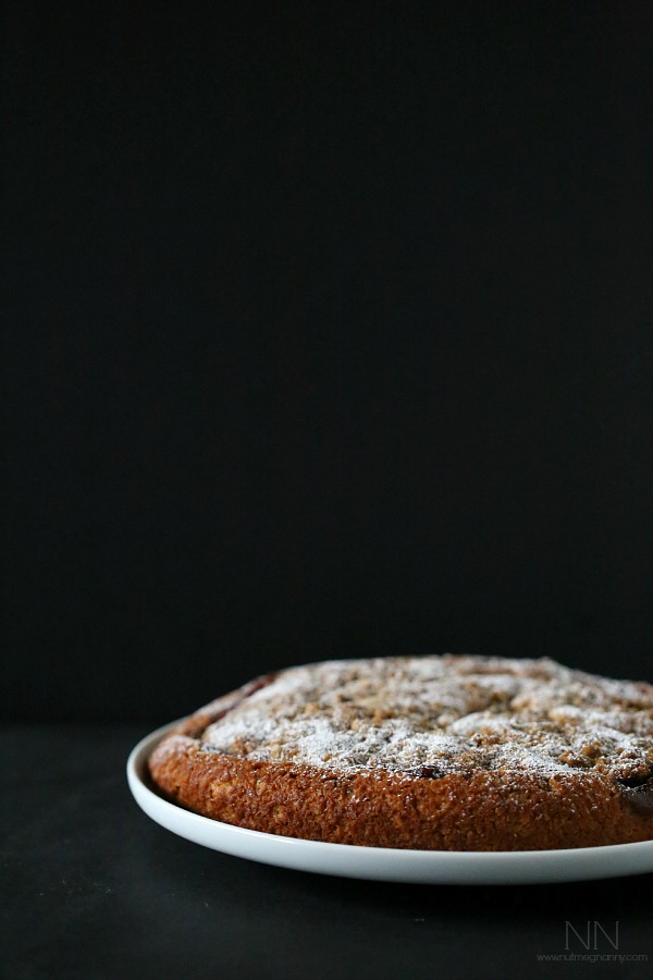 This sweet strawberry rhubarb coffee cake is the perfect combination of sweet cake and tangy jam.