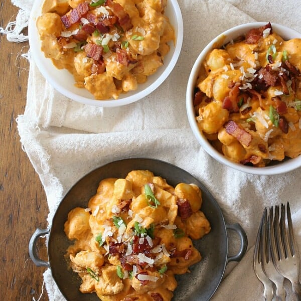 Chicken Bacon Pumpkin Gnocchi: This gnocchi dish is ready in under 30 minutes and is packed with perfectly cooked chicken and bacon in a creamy pumpkin sauce.