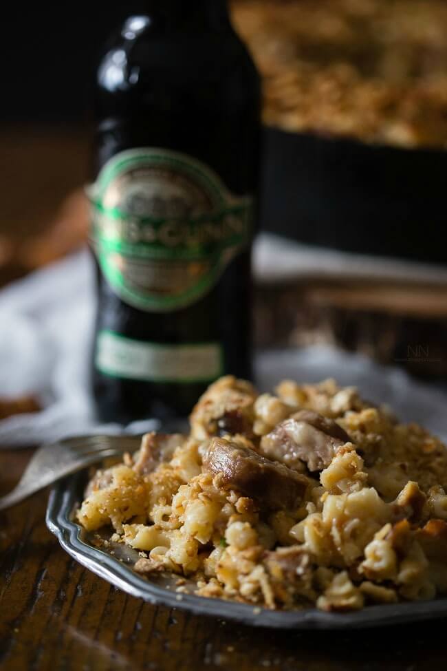 This super flavorful beer bratwurst macaroni and cheese is packed full of stringy cheese, beer, bratwurst and sprinkled with a crunchy pretzel topping. This super flavorful beer bratwurst macaroni and cheese is packed full of stringy cheese, beer, bratwurst and sprinkled with a crunchy pretzel topping.