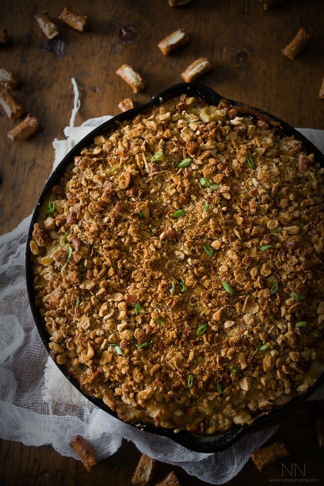 This super flavorful beer bratwurst macaroni and cheese is packed full of stringy cheese, beer, bratwurst and sprinkled with a crunchy pretzel topping. This super flavorful beer bratwurst macaroni and cheese is packed full of stringy cheese, beer, bratwurst and sprinkled with a crunchy pretzel topping.
