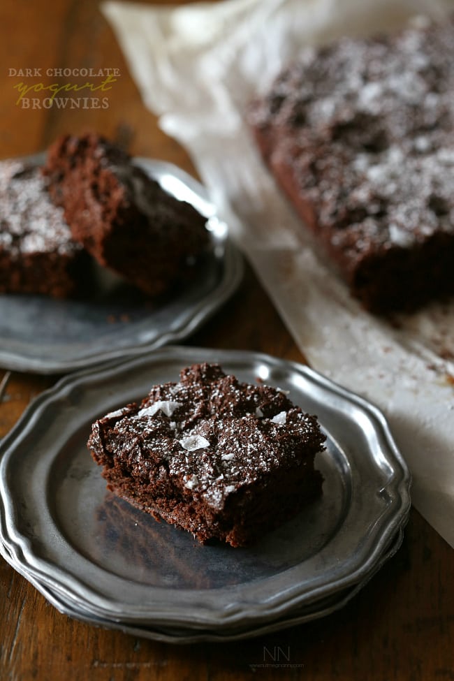 These dark chocolate yogurt brownies are packed full of dark chocolate flavor and a hint of tangy yogurt. Made with white whole wheat flour, coconut palm sugar and ready from start to finish in just 35 minutes. 