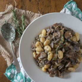 This super creamy creme fraiche mushroom gnocchi is the perfect meatless meal. Full of meaty mushrooms and just a touch of fresh herbs. Ready in just 30 minutes!