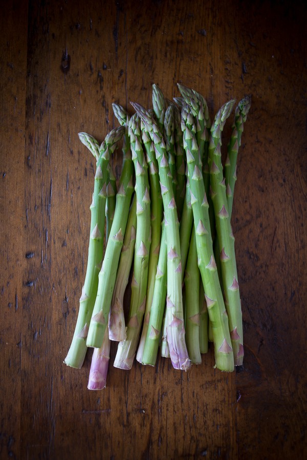 This asparagus gratin takes fresh asparagus and tops it with zesty lemon, herb and Parmesan cheese panko bread crumbs. This side dish is spring time perfection.