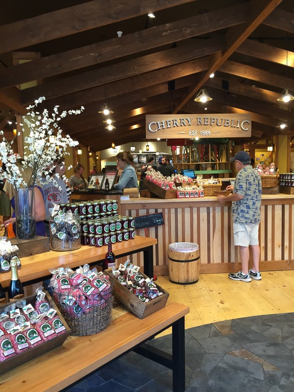 My trip to Northern Michigan to visit Traverse City and my time at Sharing by the Shore blogger retreat. A fun weekend full of food, wine and laughter.