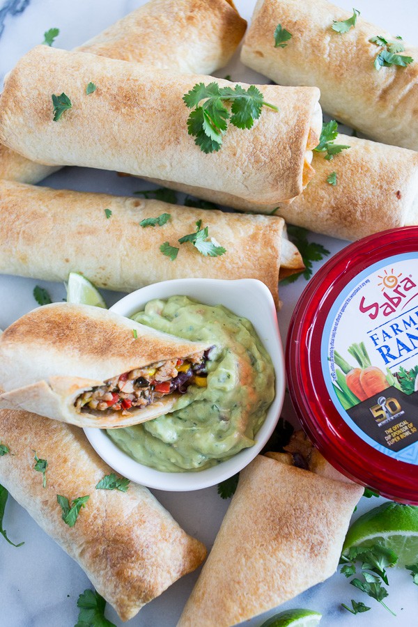 These baked Southwestern chicken egg rolls taste just like the ones you get at Chili's but without all the deep fried calories because they're baked! Ready in just 45 minutes! These baked Southwestern chicken egg rolls taste just like the ones you get at Chili's but without all the deep fried calories because they're baked! Ready in just 45 minutes!