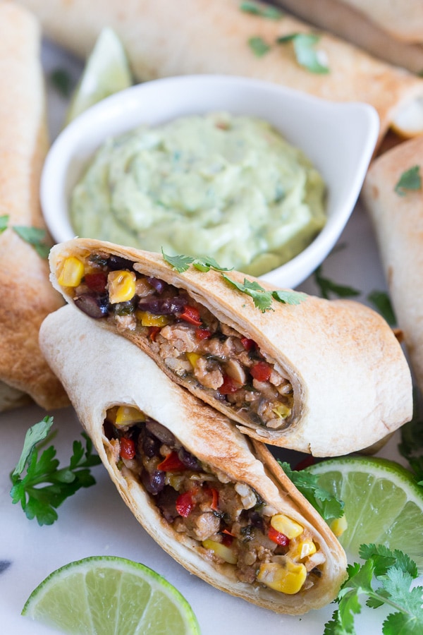 These baked Southwestern chicken egg rolls taste just like the ones you get at Chili's but without all the deep fried calories because they're baked! These baked Southwestern chicken egg rolls taste just like the ones you get at Chili's but without all the deep fried calories because they're baked!