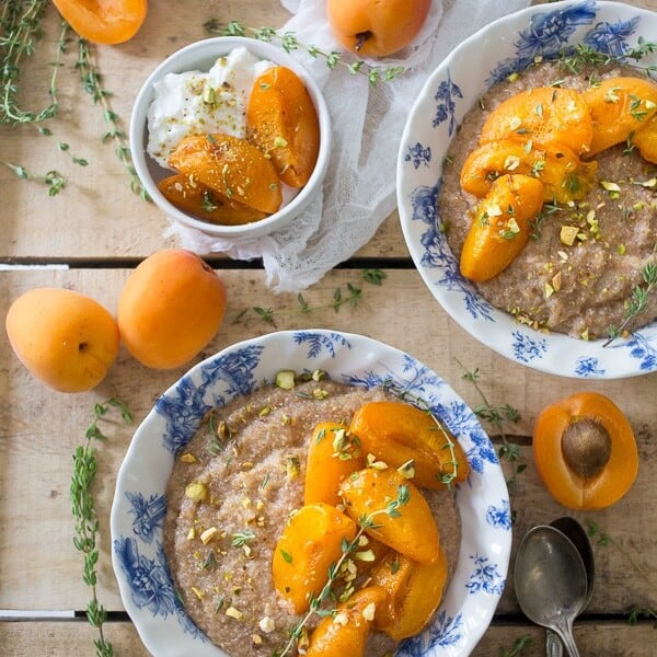 This roasted apricot whole wheat farina is the perfect way to start the day! Sweet roasted apricots on top of whole wheat farina and a sprinkling of pistachios. Say goodbye to boring breakfast!