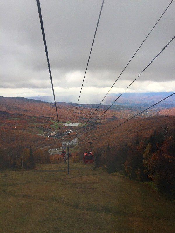 This is your perfect fall Vermont vacation guide. A no stress guide to seeing all the pretty sights without having to stick to a schedule.