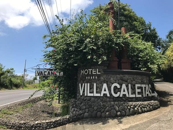 This Costa Rica travel guide will show you where to stay, eat and have fun! If you have never been to Costa Rica you're going to want to book a trip ASAP! 