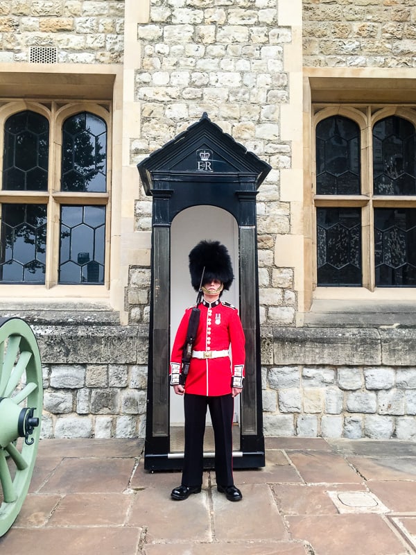 tower of london london travel guide
