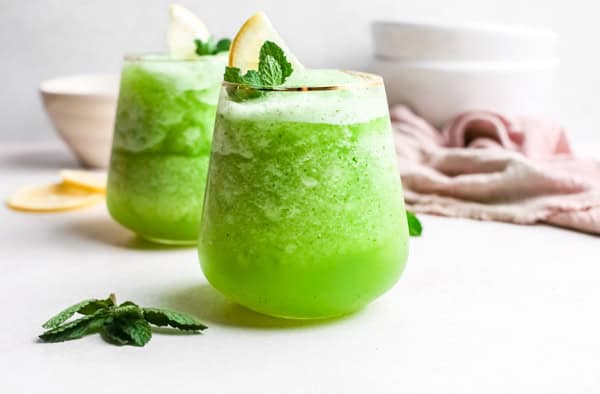 Frozen Mint Lemonade - Limonanain small cocktail glasses.