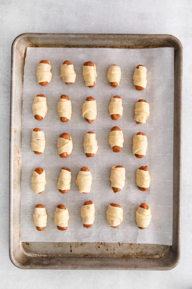 Lil' smokies wrapped in crescent dough.