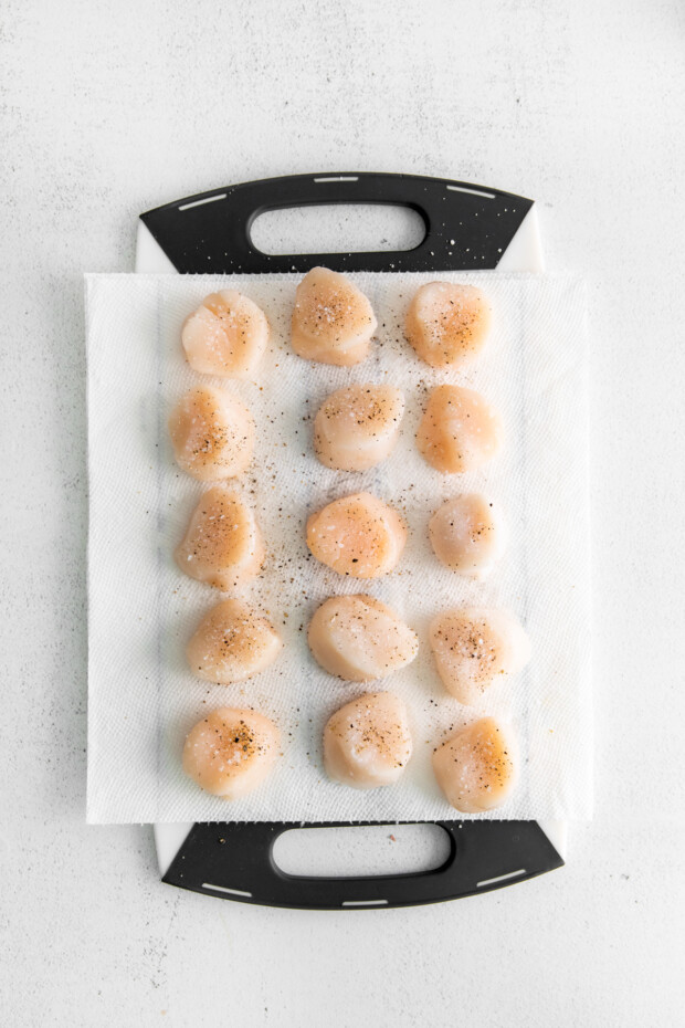Seasoned scallops. 