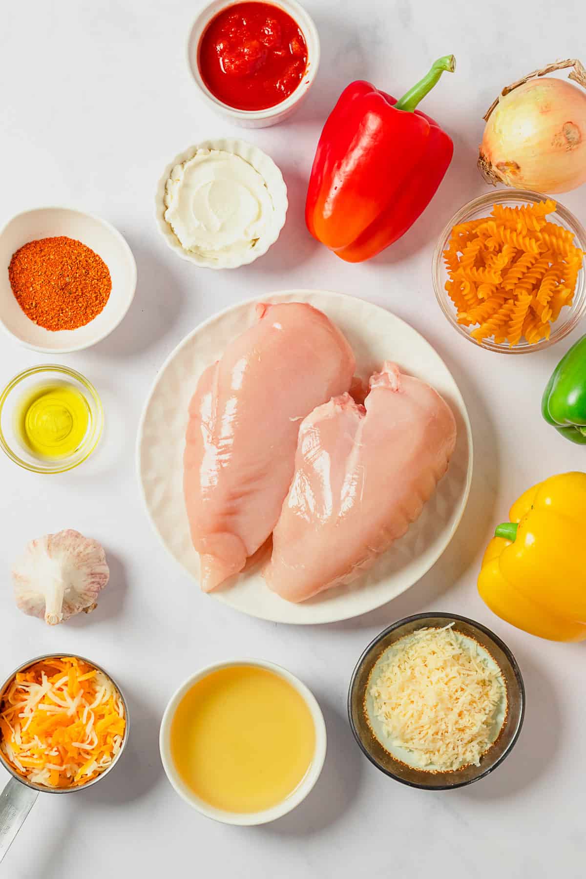 Ingredients to make One Pot Chicken Fajita Pasta. 