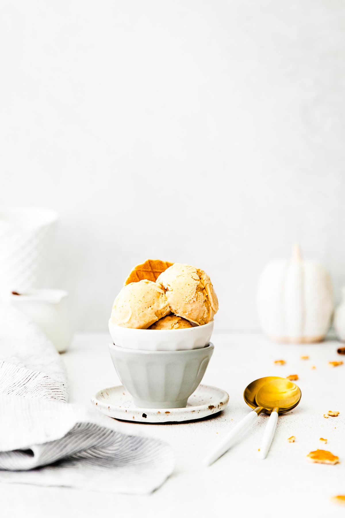 No-Churn Pumpkin Pie Ice Cream in a small bowl.