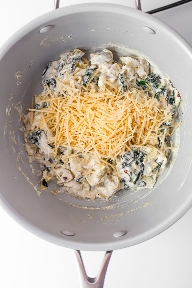 Mushroom filling in a pot.