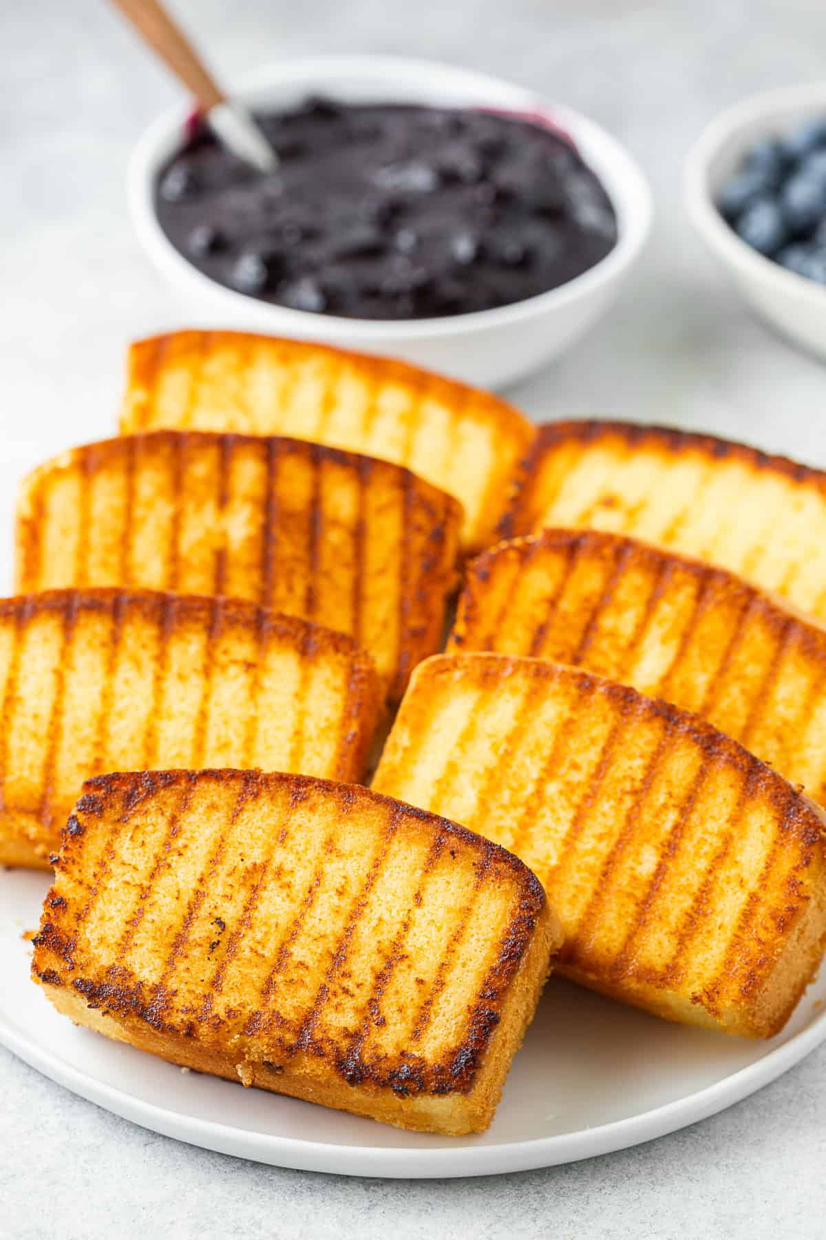 A plate of grilled pound cake.